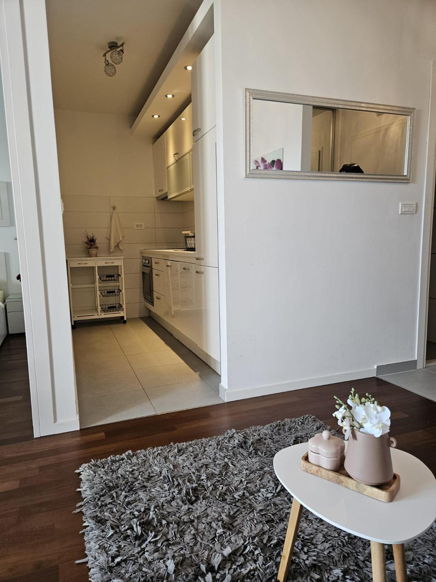 Bracera With Free Parking Apartment *