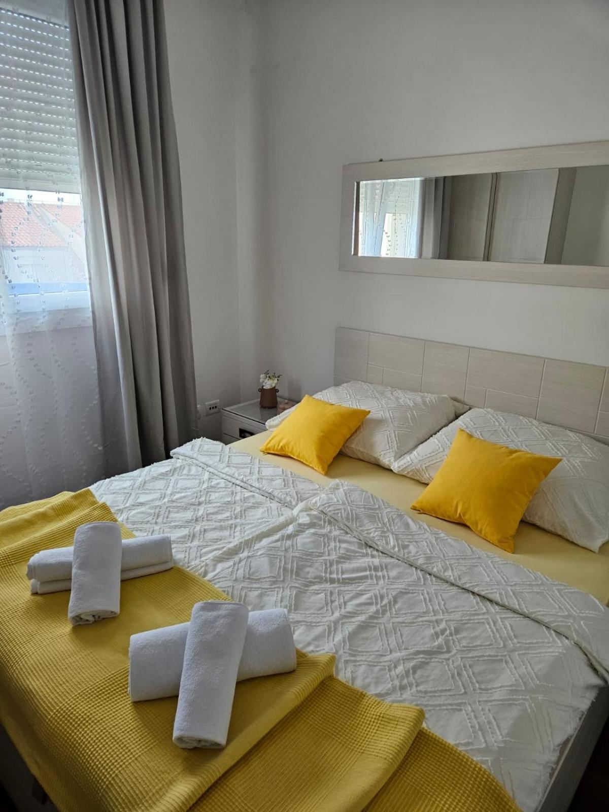 Bracera With Free Parking Apartment Split