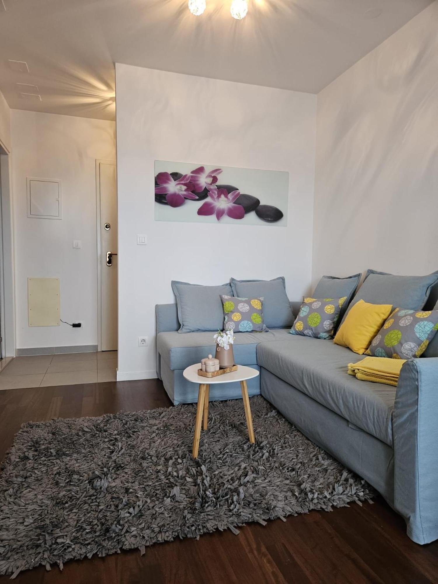 Bracera With Free Parking Apartment Split
